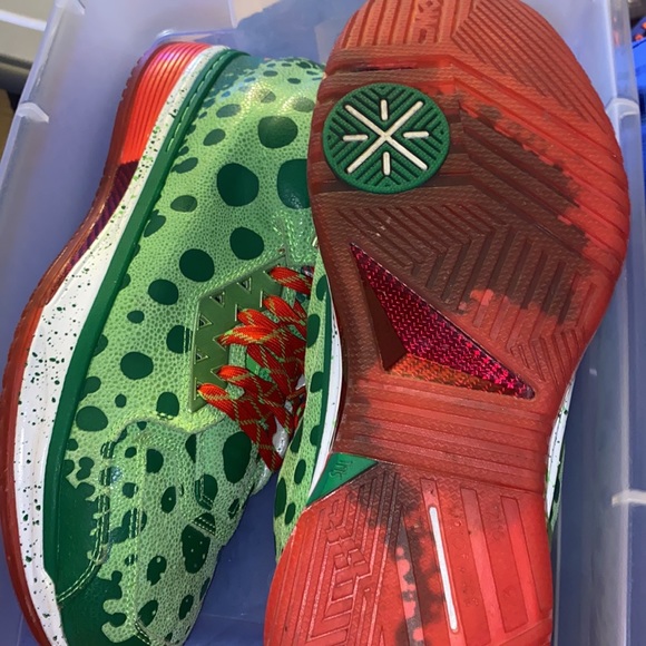 Li-Ning WOW 2.0 SE "Christmas Stingwade" Size 14 - Picture 2 of 2